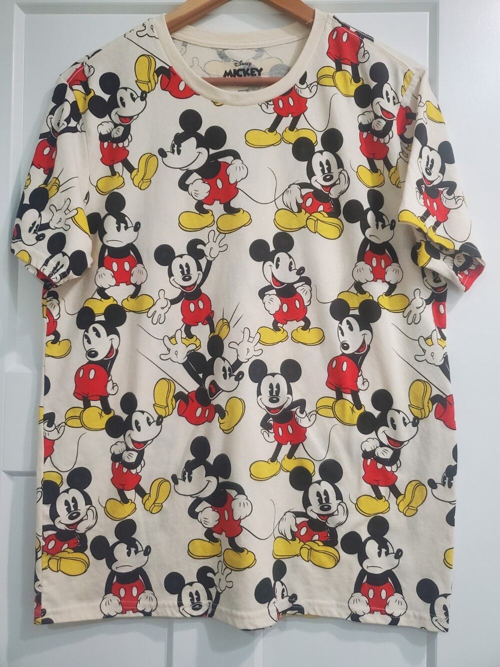 Disney Mickey Mouse T-shirt Size Medium